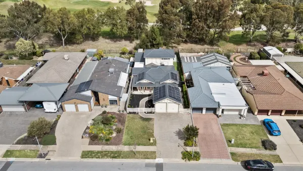 74 Lochside Drive (1/33)