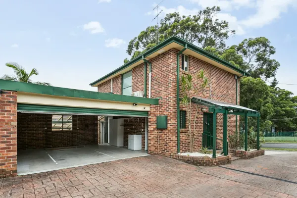 74 Lorraine Street (1/10)