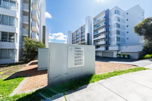 75/64 College Street (1/16)