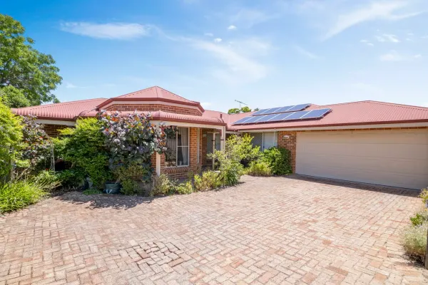 7B Zenobia Street (1/25)
