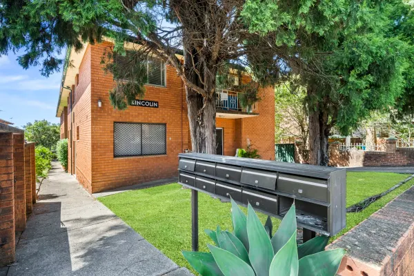 8/43 Colin Street (1/8)