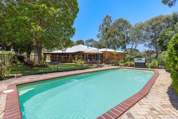 8 Boronia Road (1/28)