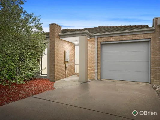 8 Braeburn Street (1/15)