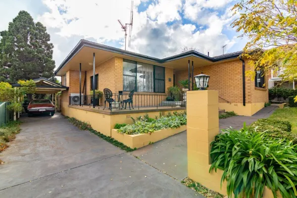 8 Cemar Avenue (1/15)