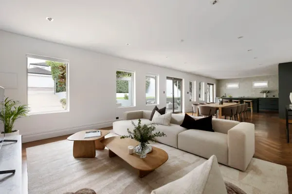 8 Columba Place (1/1)