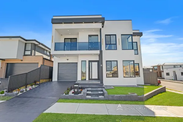 8 Derrimut Cr (1/1)