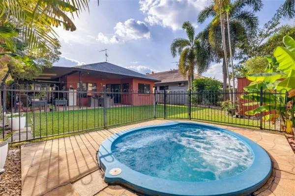 8 Hale Ct (1/17)