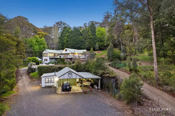 8 Mountain View Road (1/28)