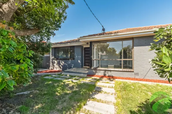 8 Whitby Way (1/9)