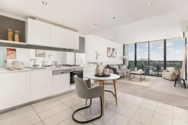 805/770C Toorak Road (1/18)