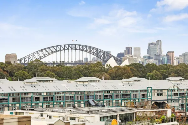 806/73 Victoria Street (1/16)