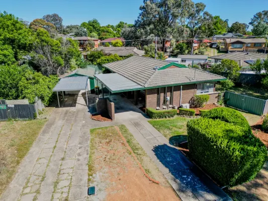 81 Lindrum Crescent (1/25)