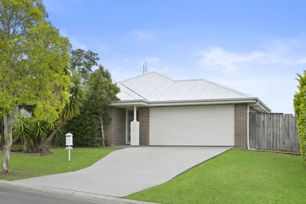 9 Oystercatcher Street (1/18)