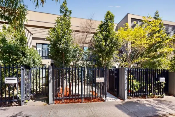 9 Ulmara Parkway (1/14)