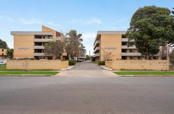 93/3 Noblet Street (1/10)