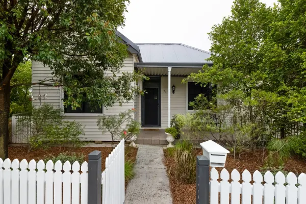 93 Crinan Street (1/21)