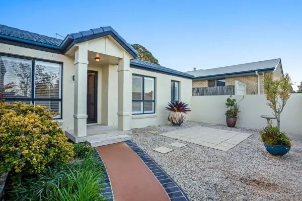 Unit 2/11 Hellyar Dr (1/11)