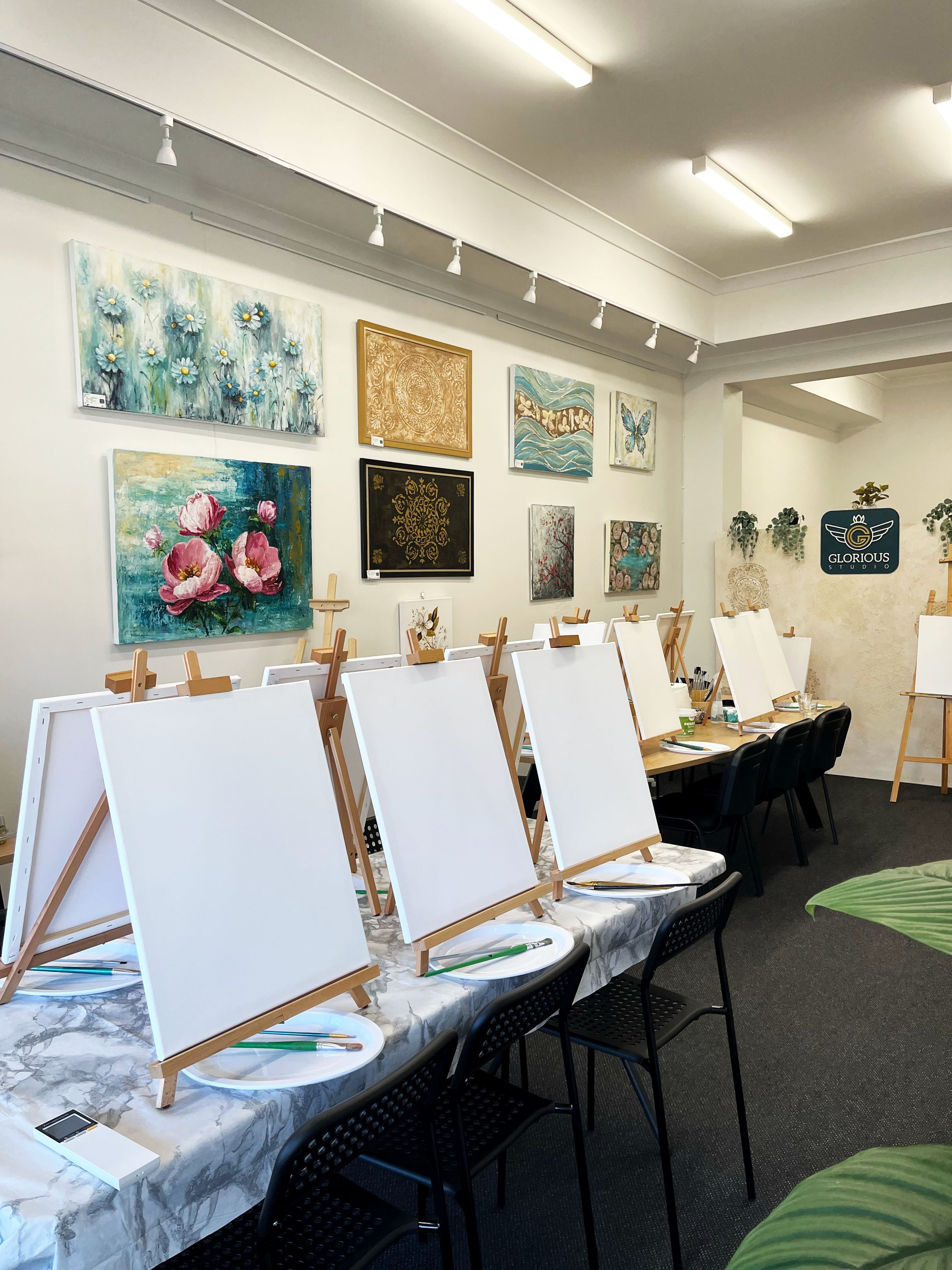 Glorious Studio - 1