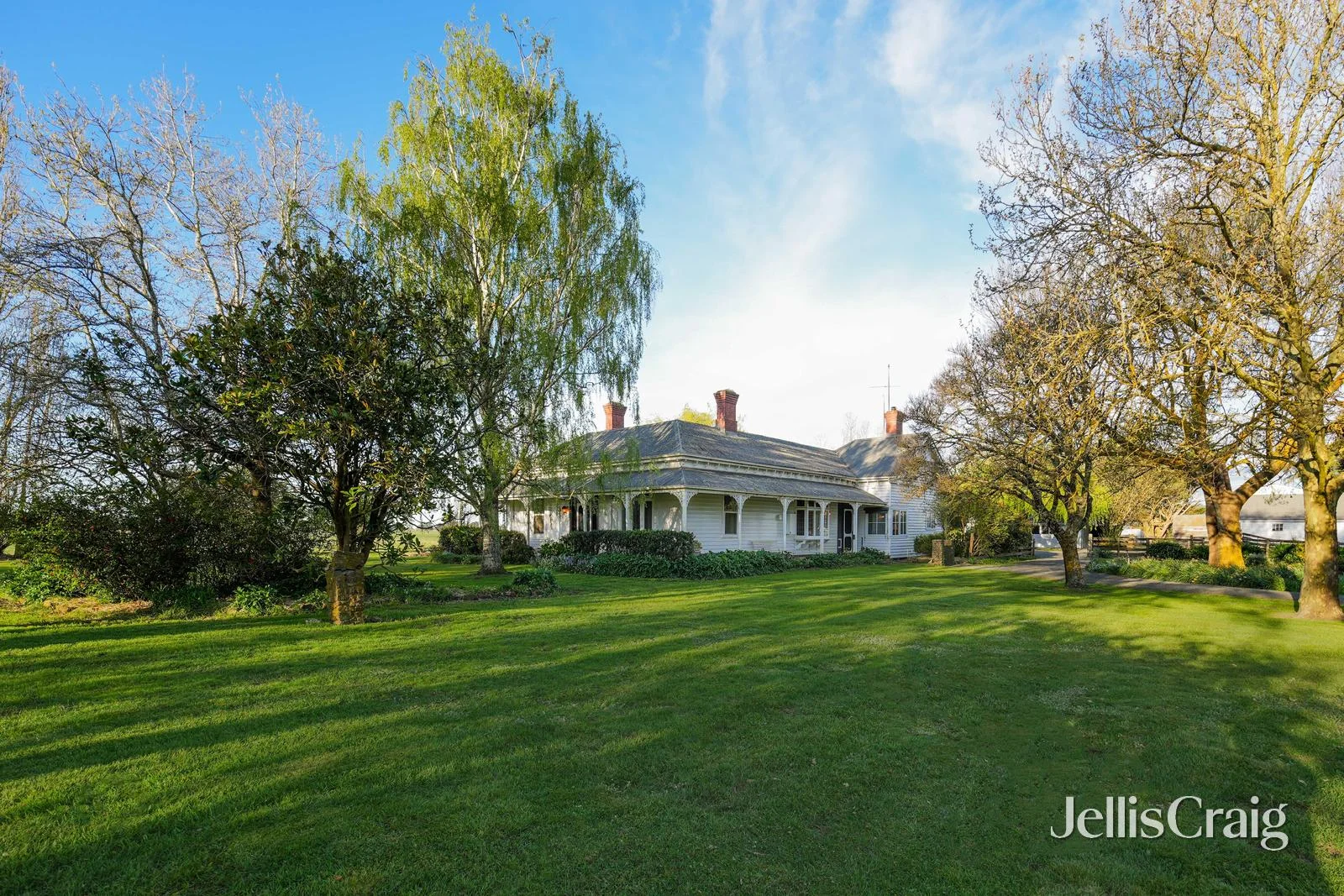 'Woodara' 47 Rowan Road (1/3)