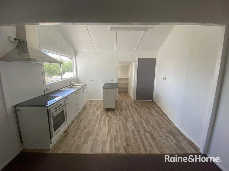 1  &  2/3 Railway Terrace - Image 4