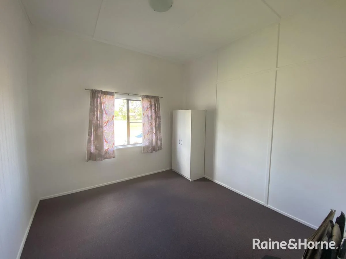 1  &  2/3 Railway Terrace - Image 5