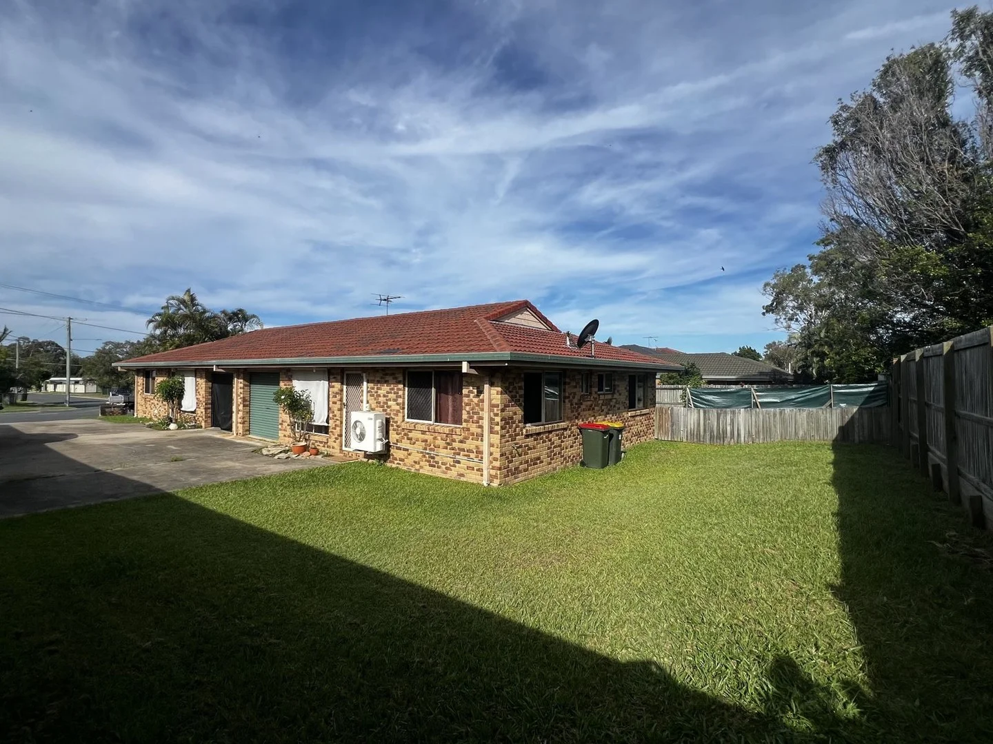 1&2/85 Glenwood Drive (1/18)