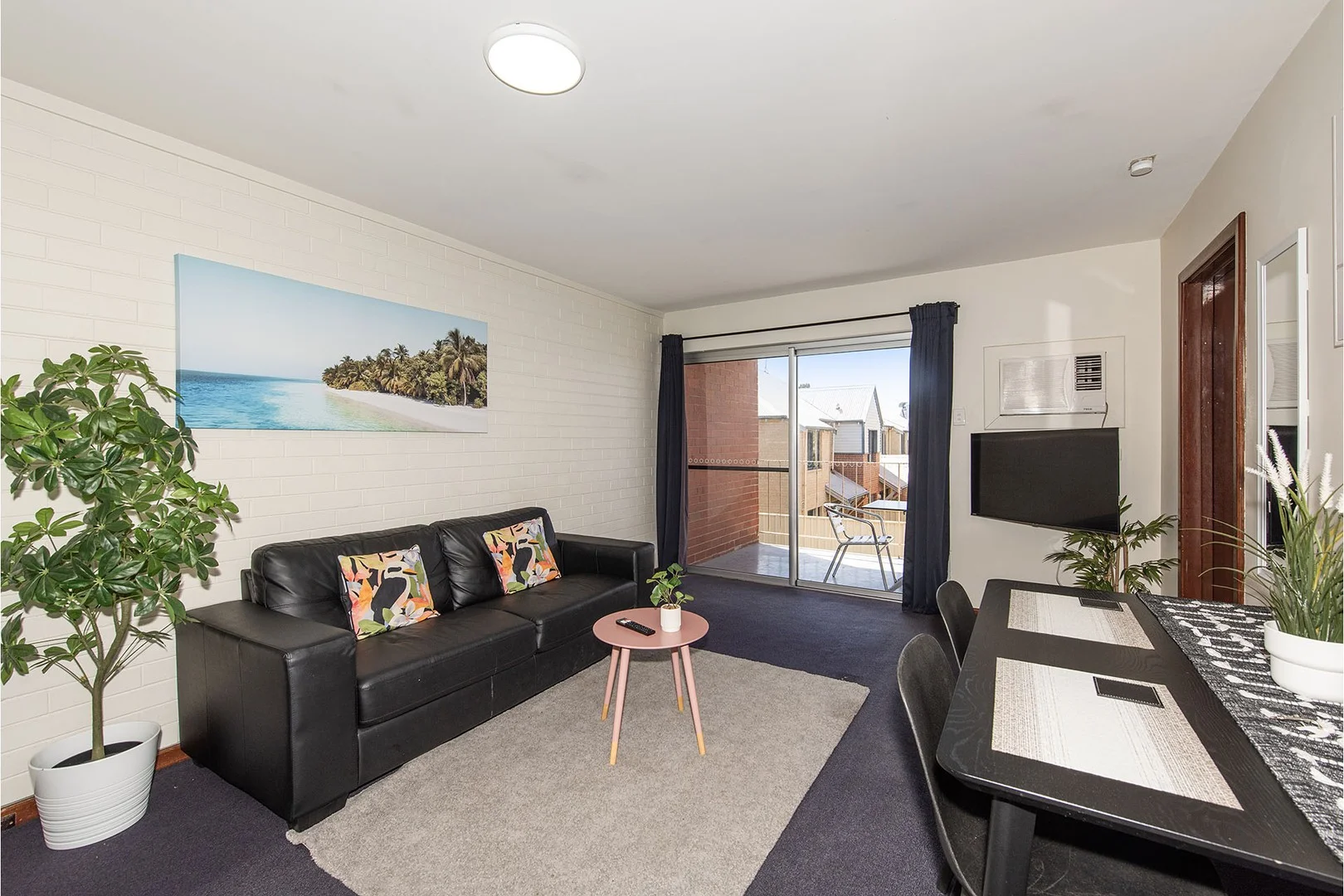 1/1 Minora Place (1/6)