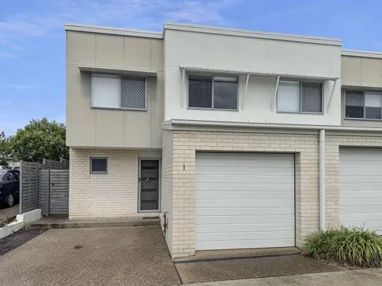 1/15 Mayfair Street (1/11)