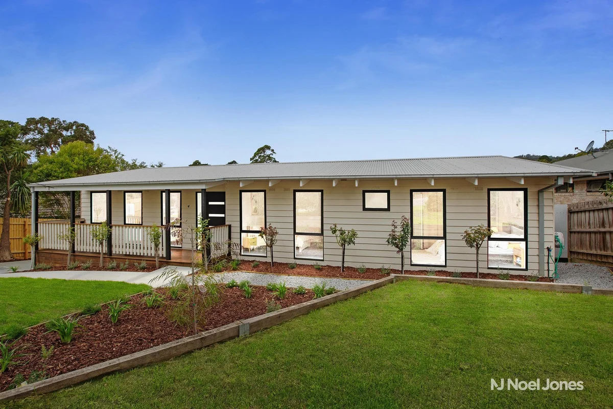 1/4 Acacia Avenue (1/16)