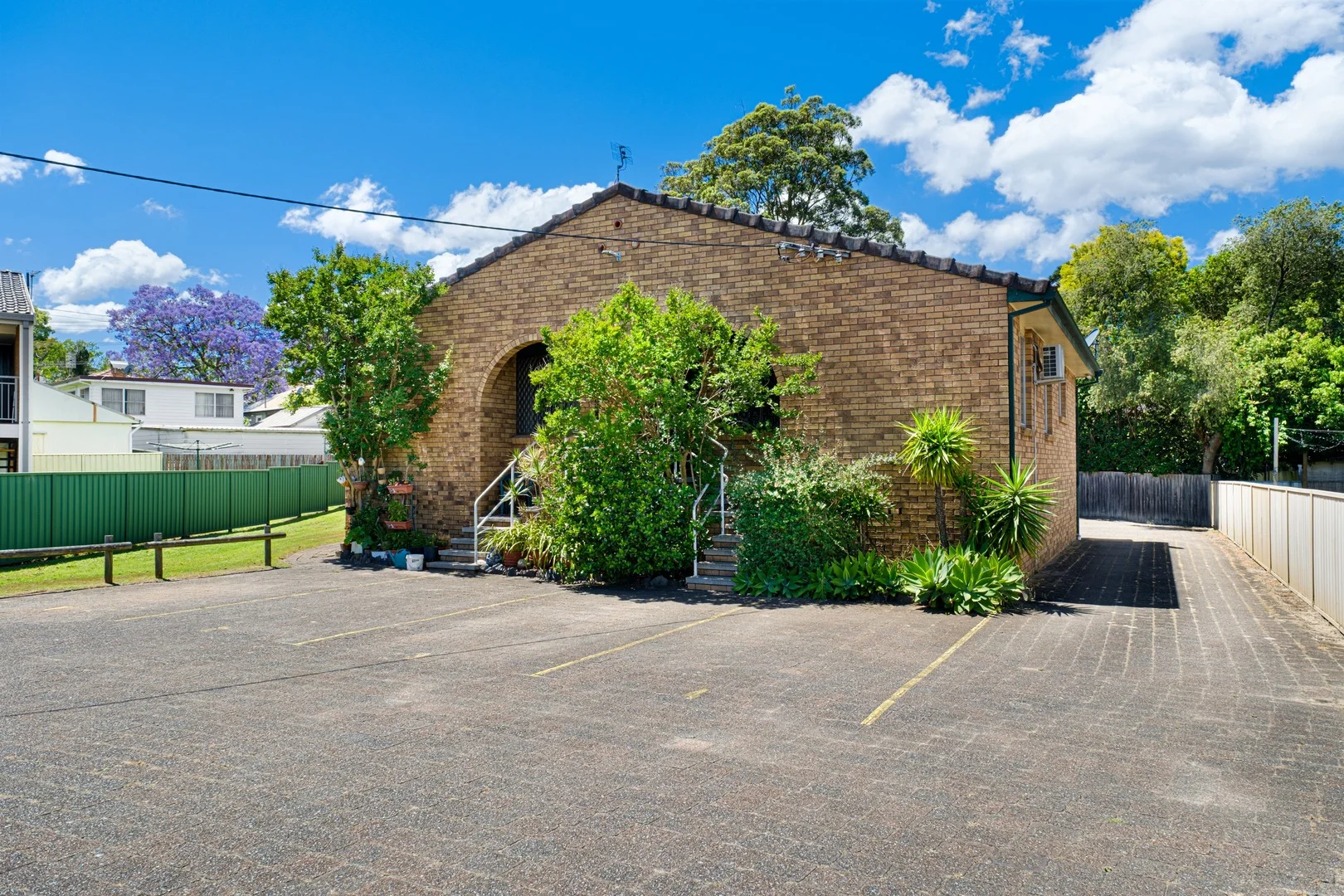 1/4 Johnson Close (1/1)