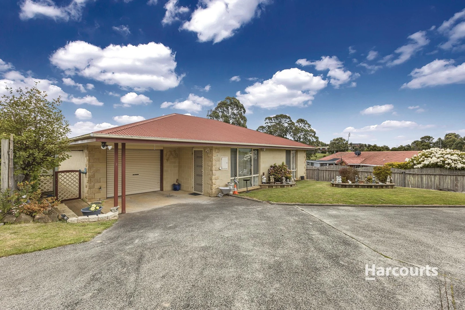 1/4 Singline Avenue (1/14)