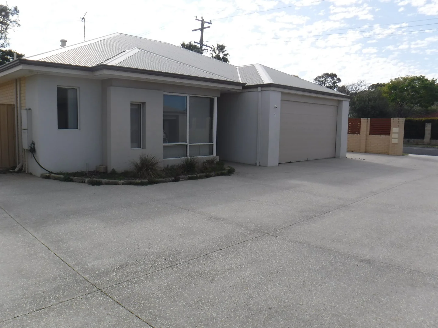 1/55 Beach Road (1/6)