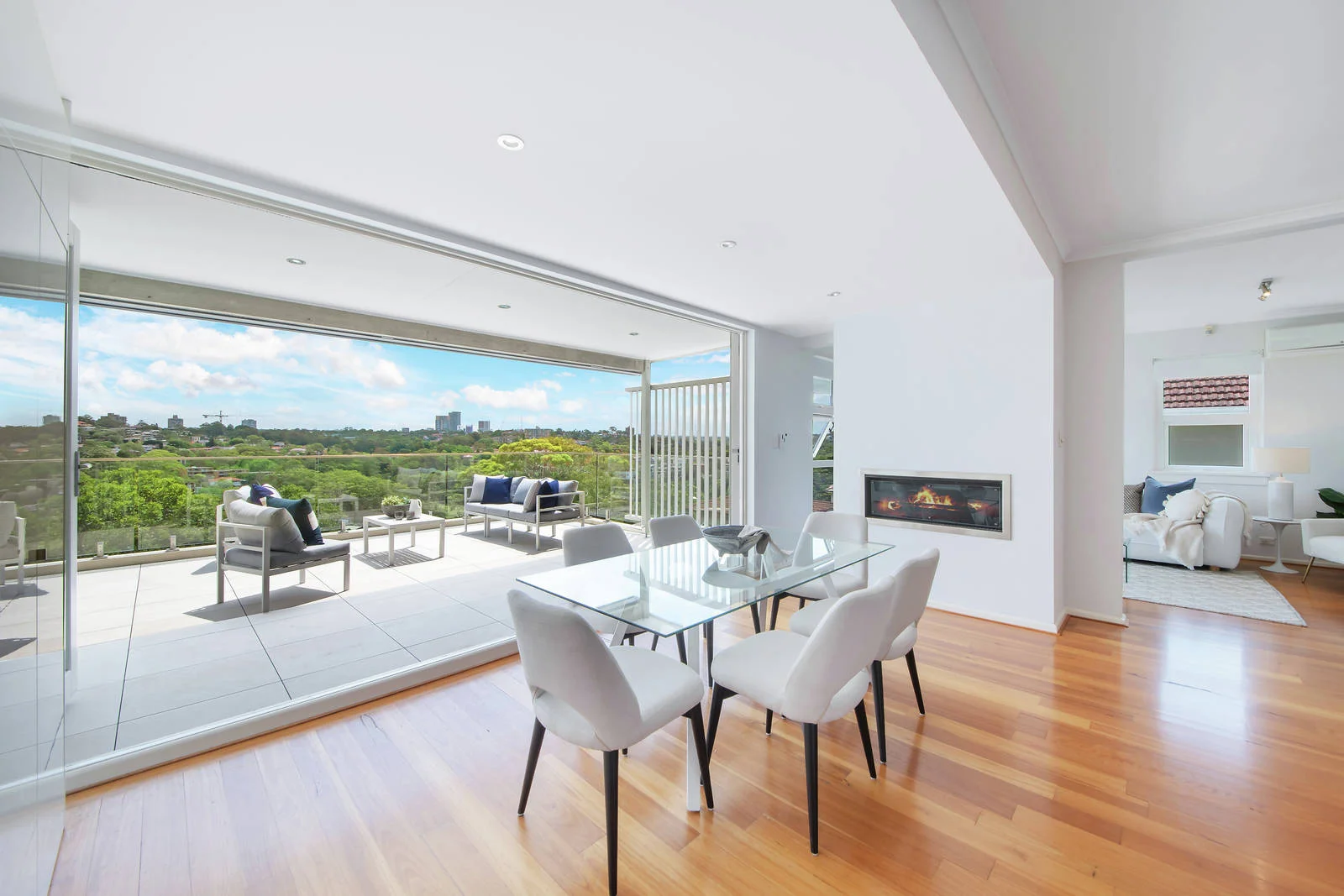 1/6 Ellalong Road (1/14)