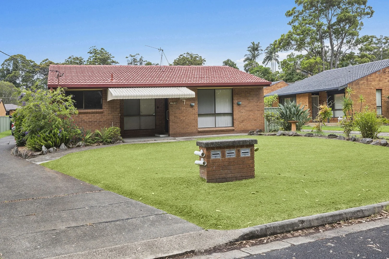 1/7 Wollongba Place