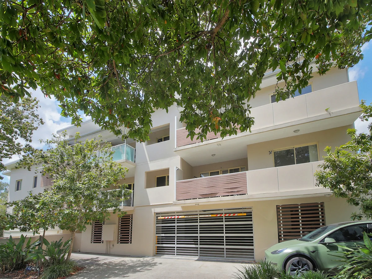 1/8 Dinmore Street (1/15)