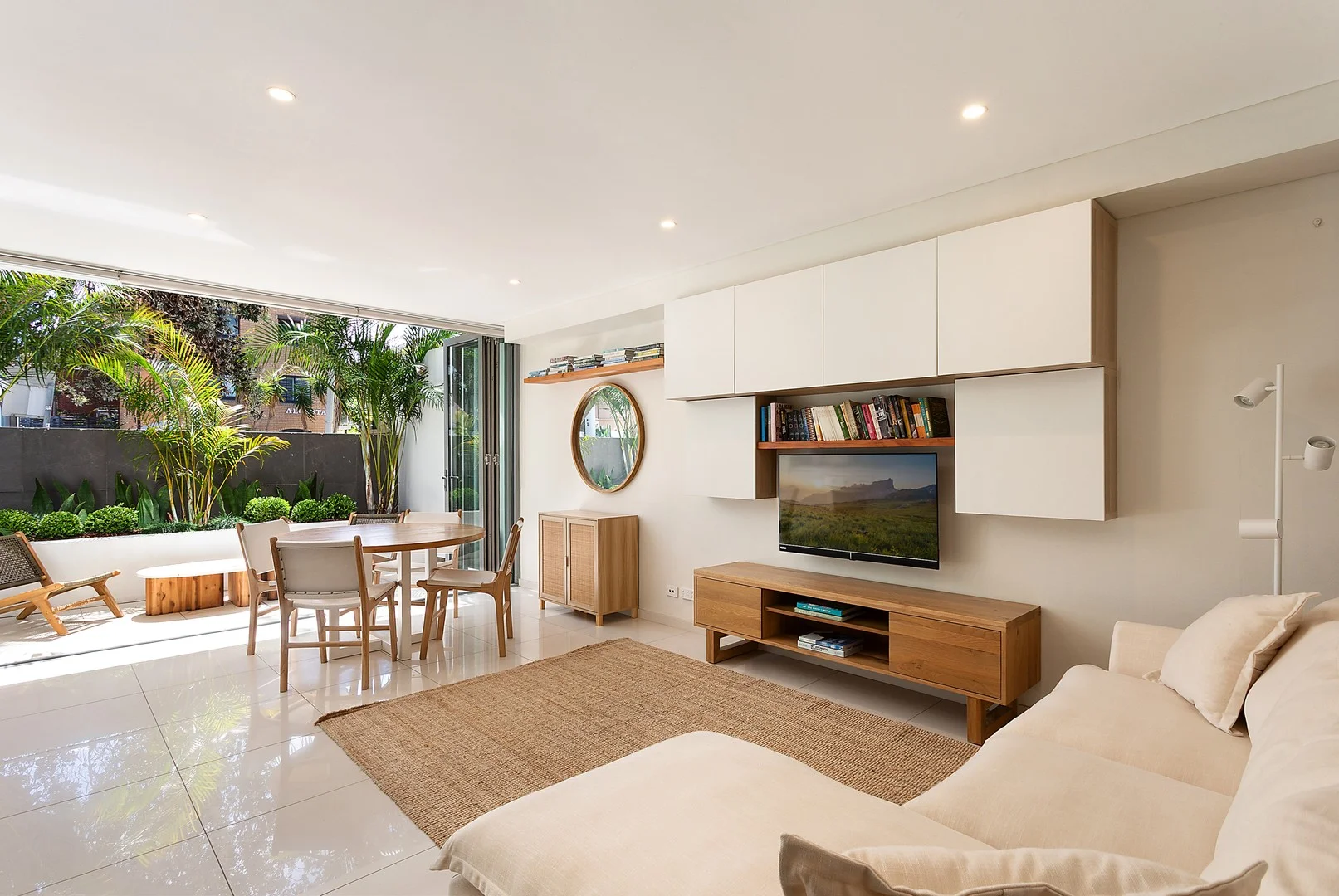 1/8 Jaques Avenue (1/1)