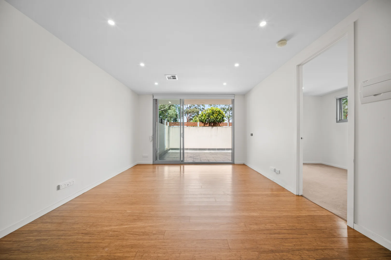 1/927 Doncaster Road - Image 2