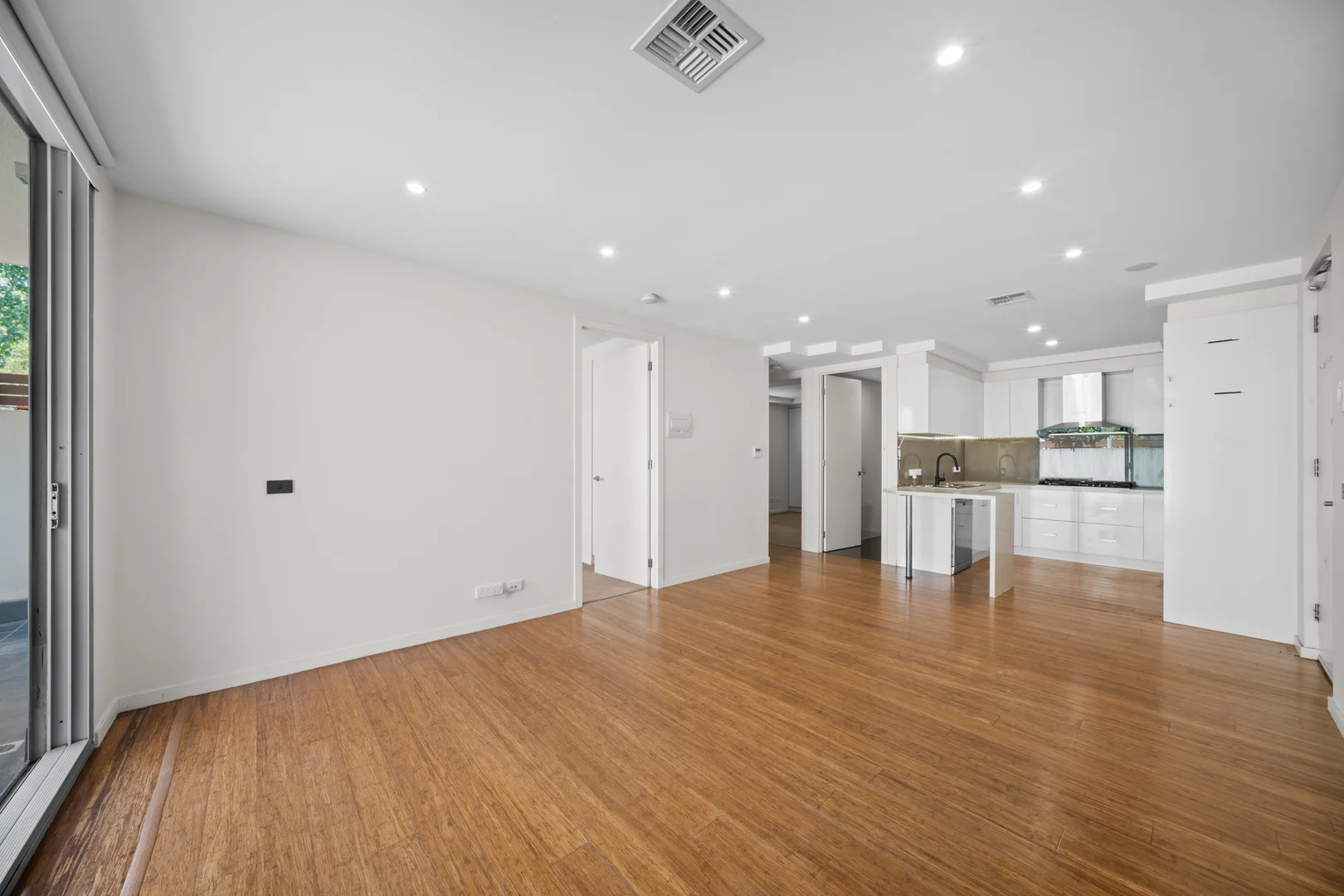 1/927 Doncaster Road - Image 4