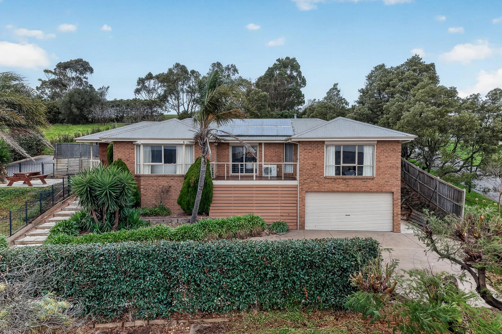 1/97 Strathavan Drive - Image 2