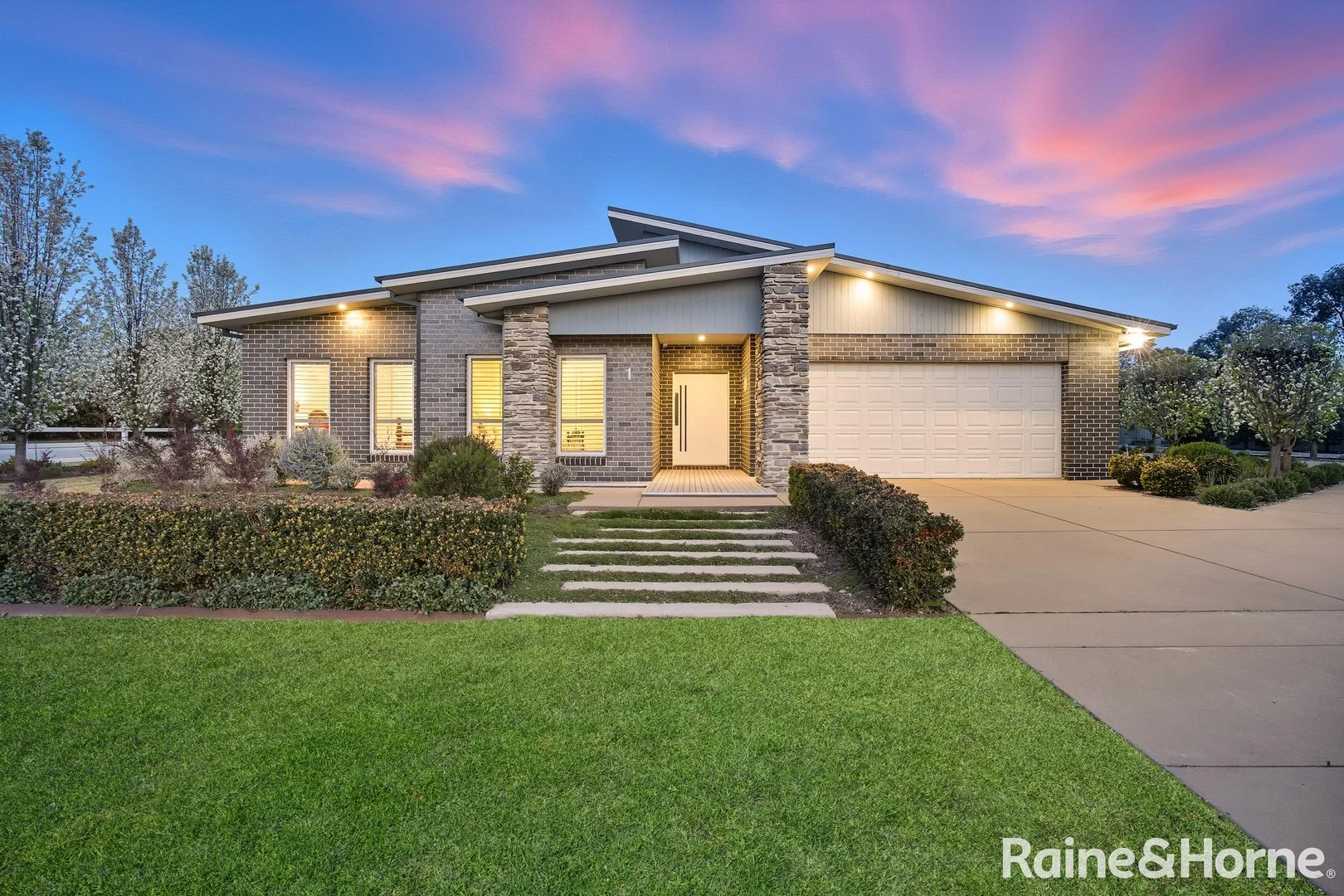 1 Belmore Place (1/1)