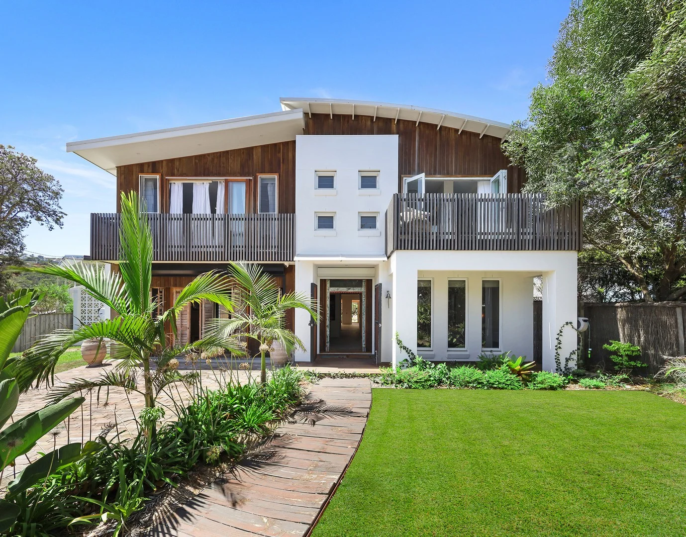1 Del Mar Drive (1/21)