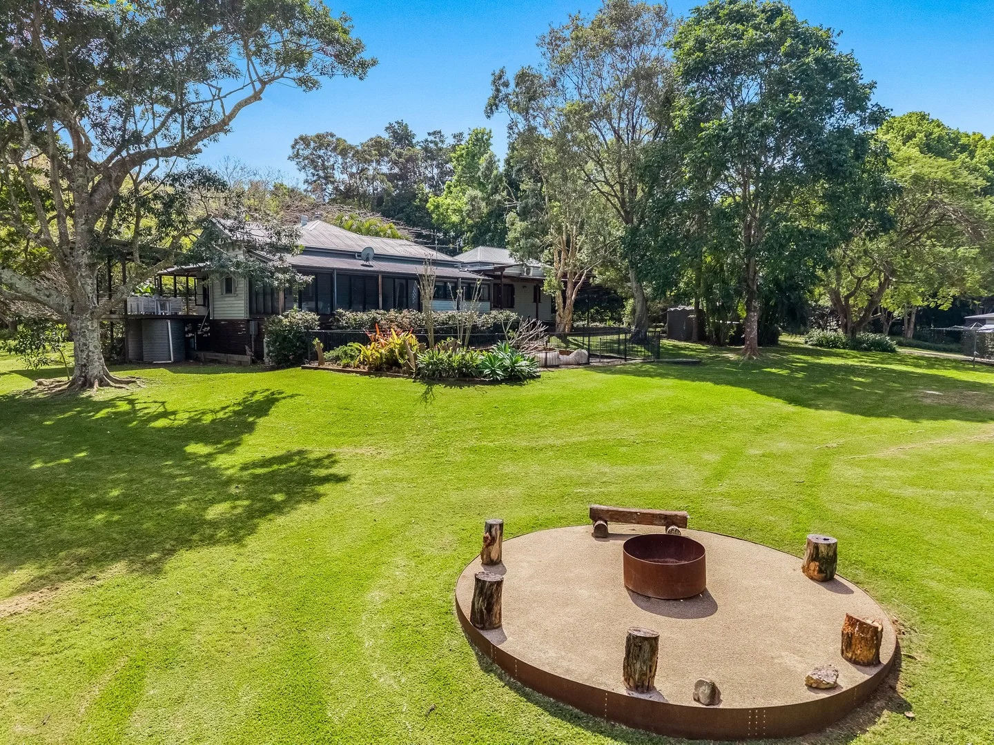 1 Lagoon Drive (1/41)