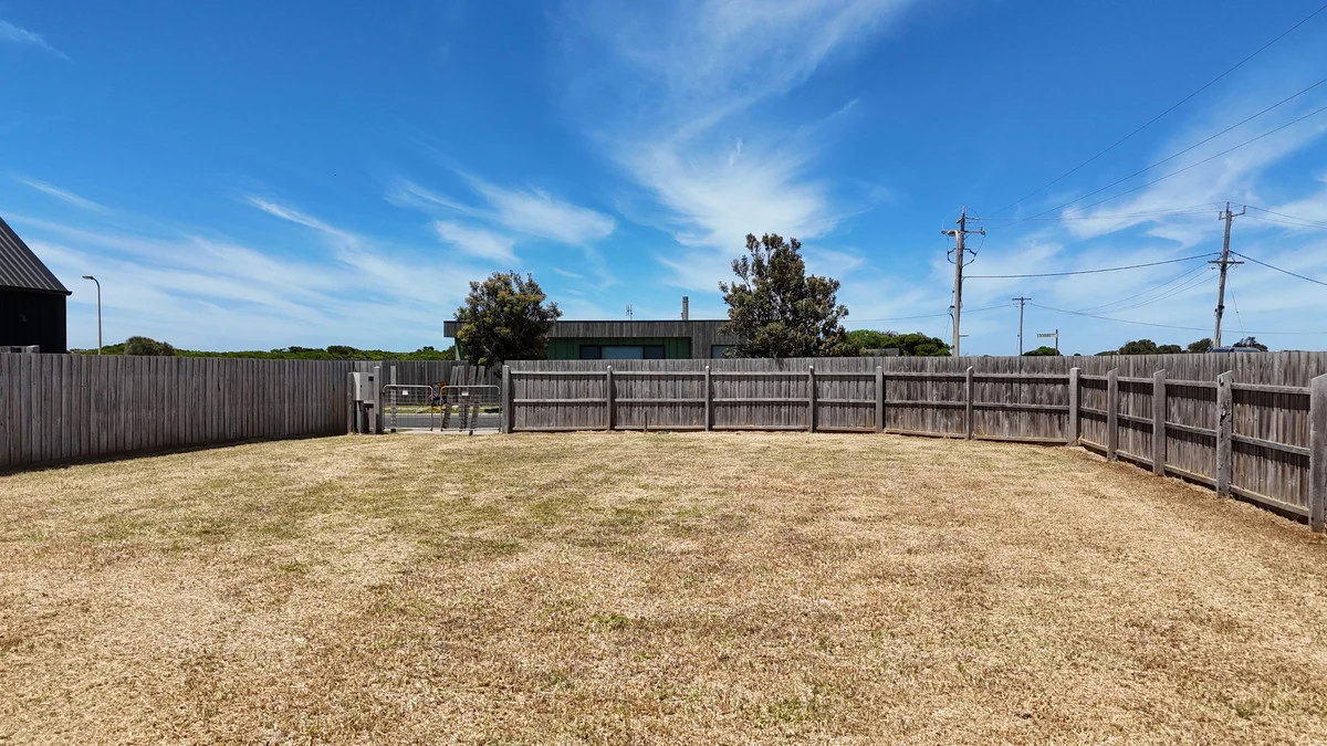 1 Lochard Street - Image 5