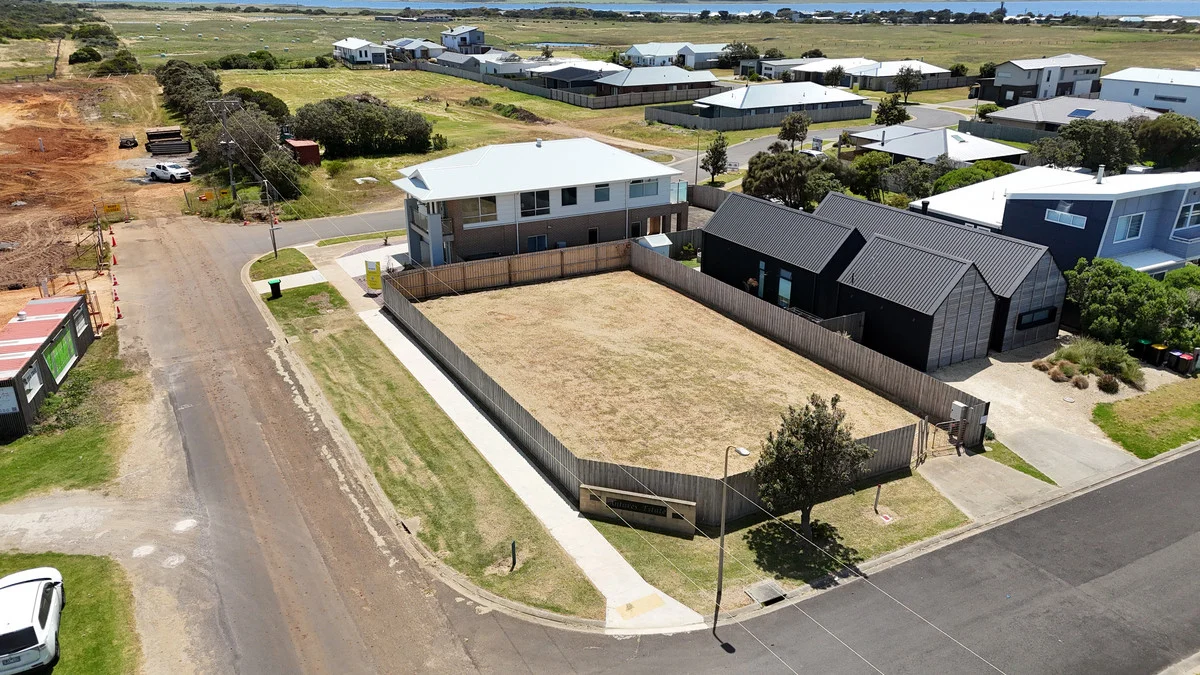 1 Lochard Street - Image 3