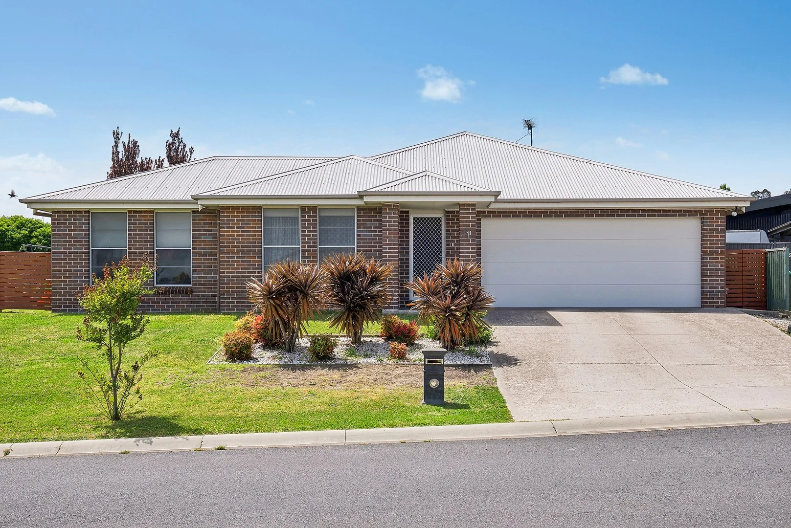 1 Mulley Close (1/14)