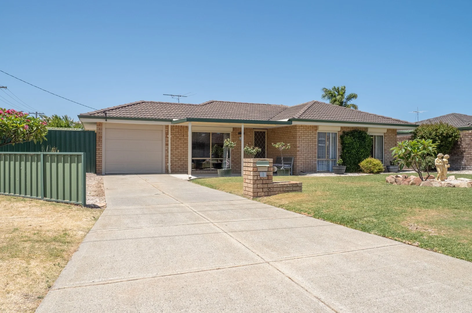 1 Nandi Court (1/26)
