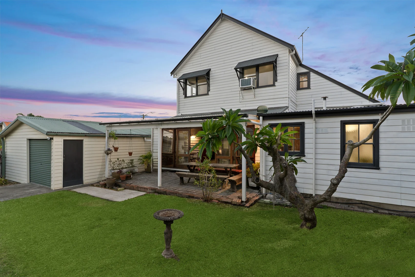 1 Rhodes Avenue (1/1)