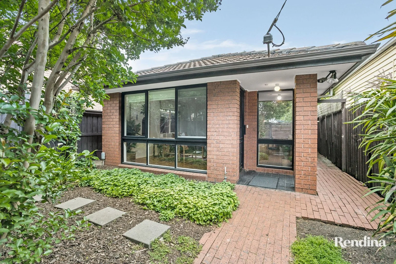 1 Robertson Street (1/1)
