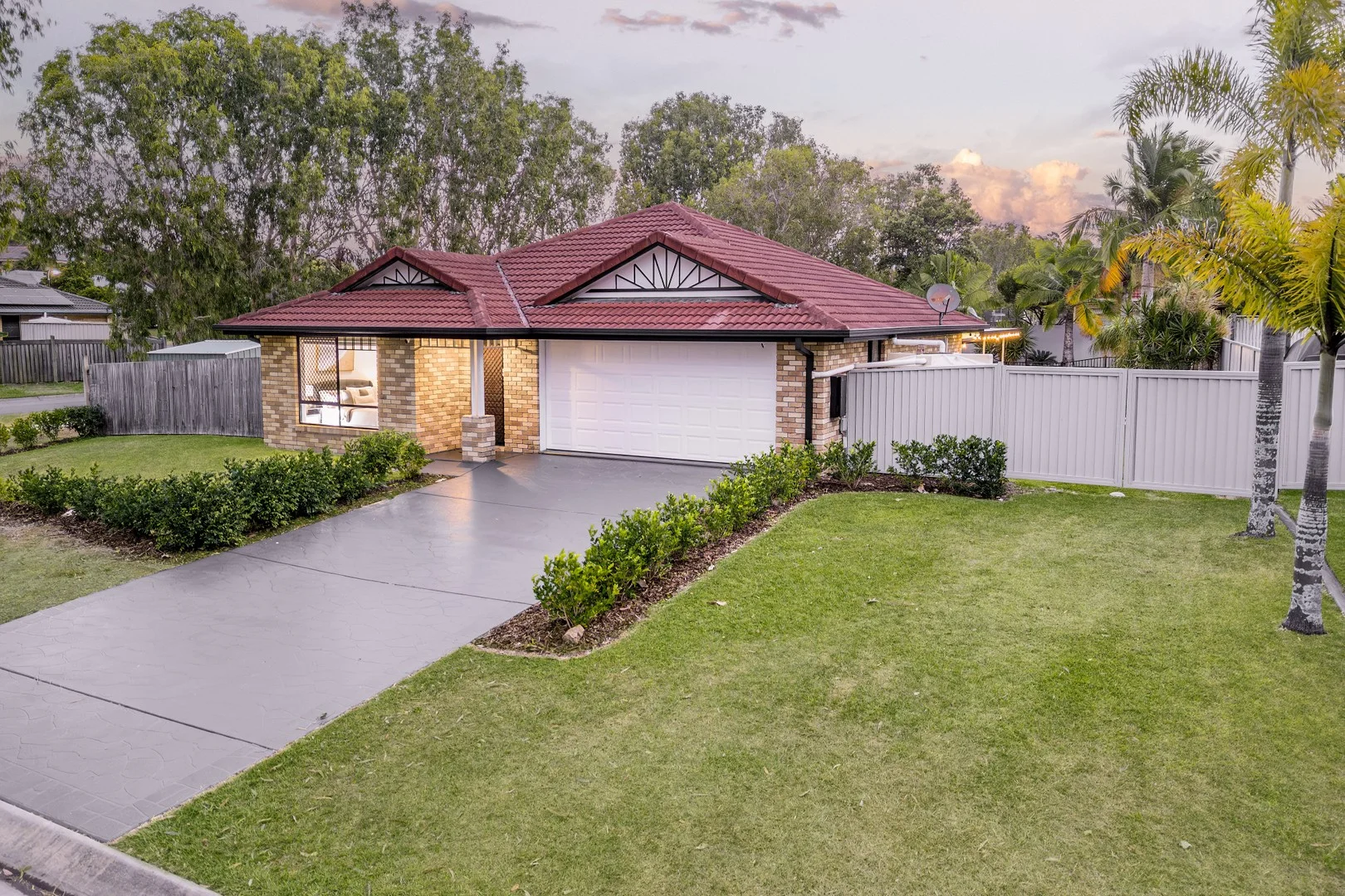 1 Springsure Parade (1/32)