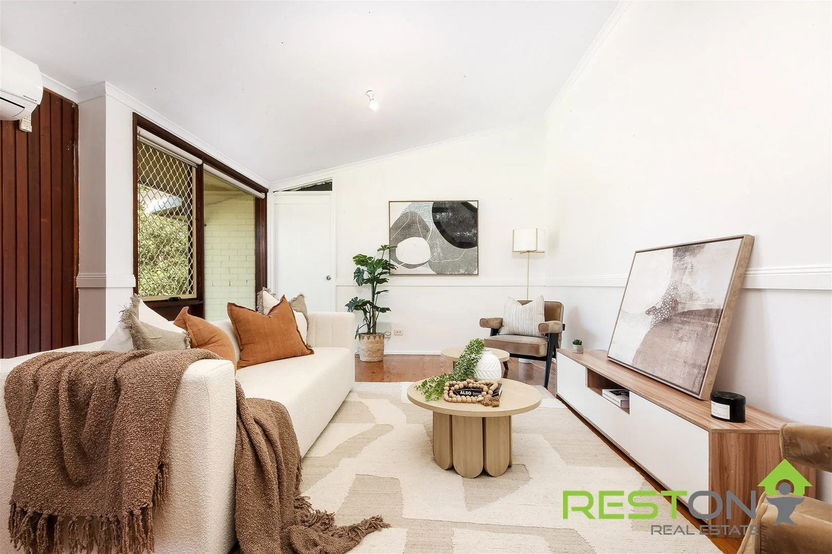 1 Tetbury Close (1/18)